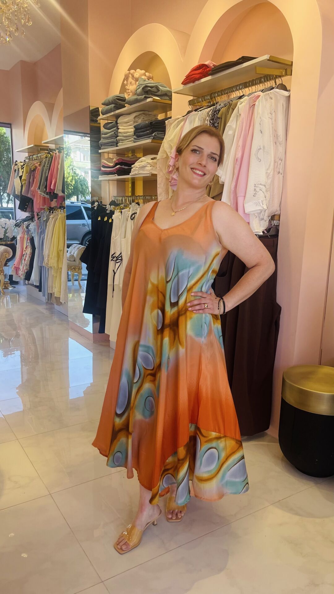 DESENLİ TURUNCU OVERSİZE KALIN ASKILI ELBİSE