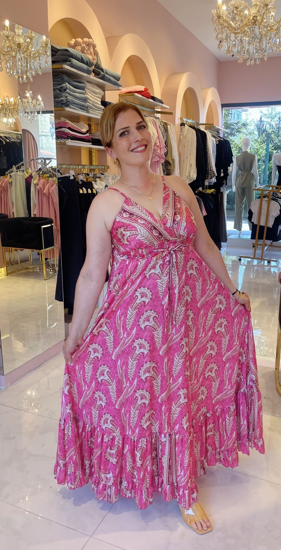 PEMBE GÖĞÜS DEKOLTELİ ETNİK DESENLİ ELBİSE