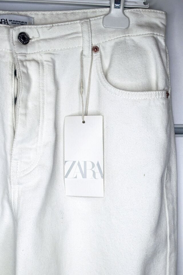 BEYAZ BİLEK BOY KOT PANTOLON