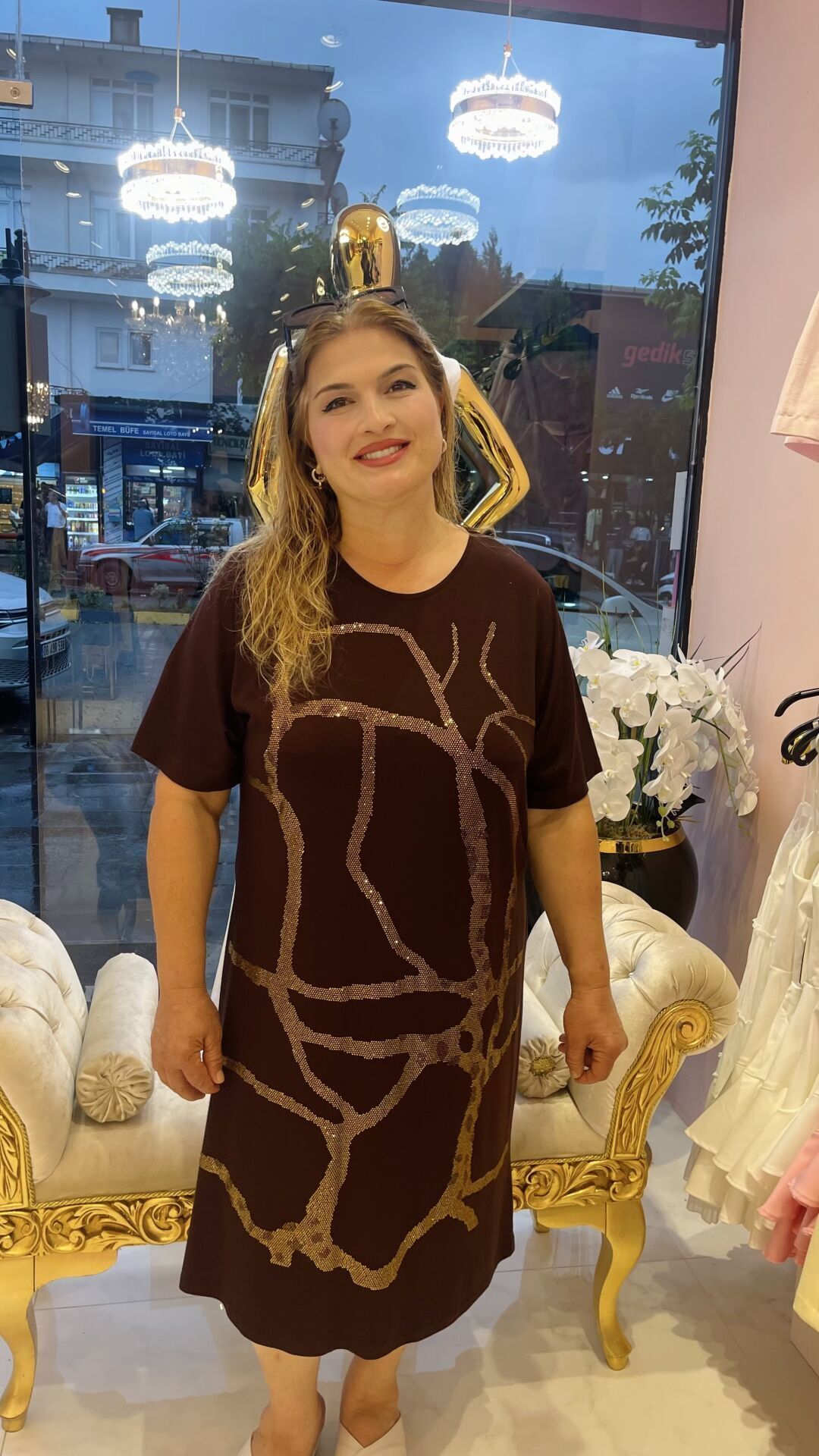 KAHVERENGİ TAŞLI BÜYÜK BEDEN ELBİSE