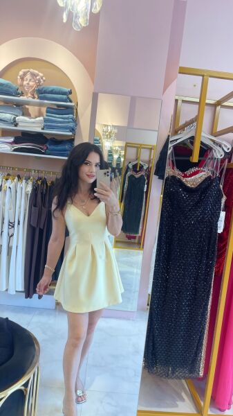 SARI FRANSIZ KESİM ASKILI MİNİ ELBİSE