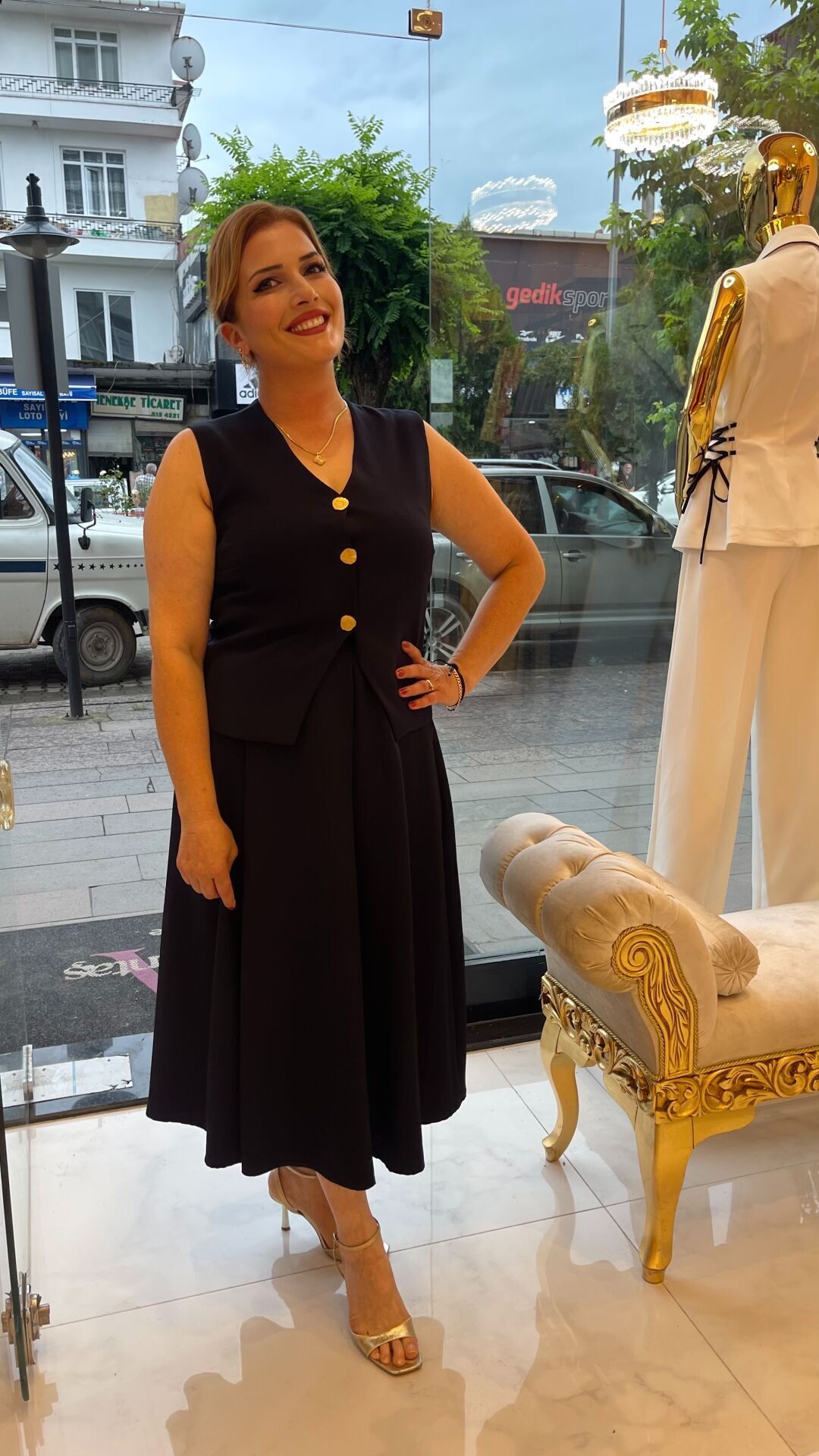 SİYAH KUMAŞ YELEK ETEK TAKIM