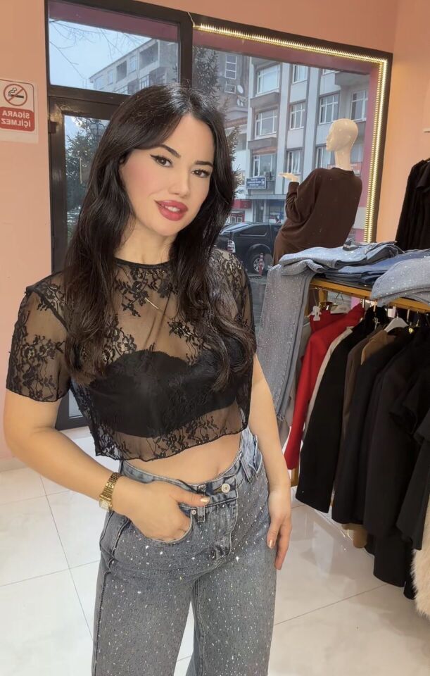 SİYAH DANTEL BLUZ L