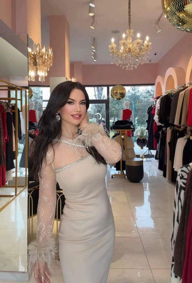 KREM OTRİŞ ELBİSE