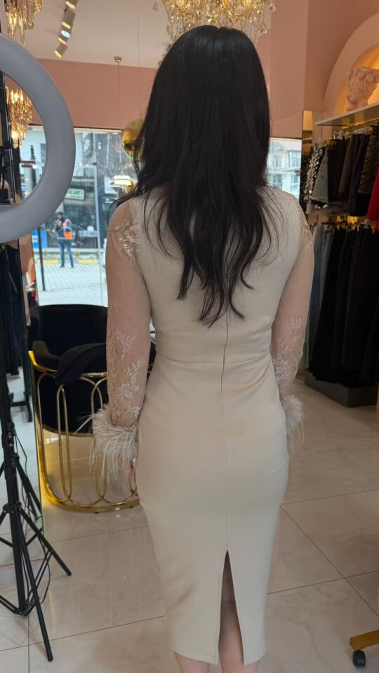 KREM OTRİŞ ELBİSE