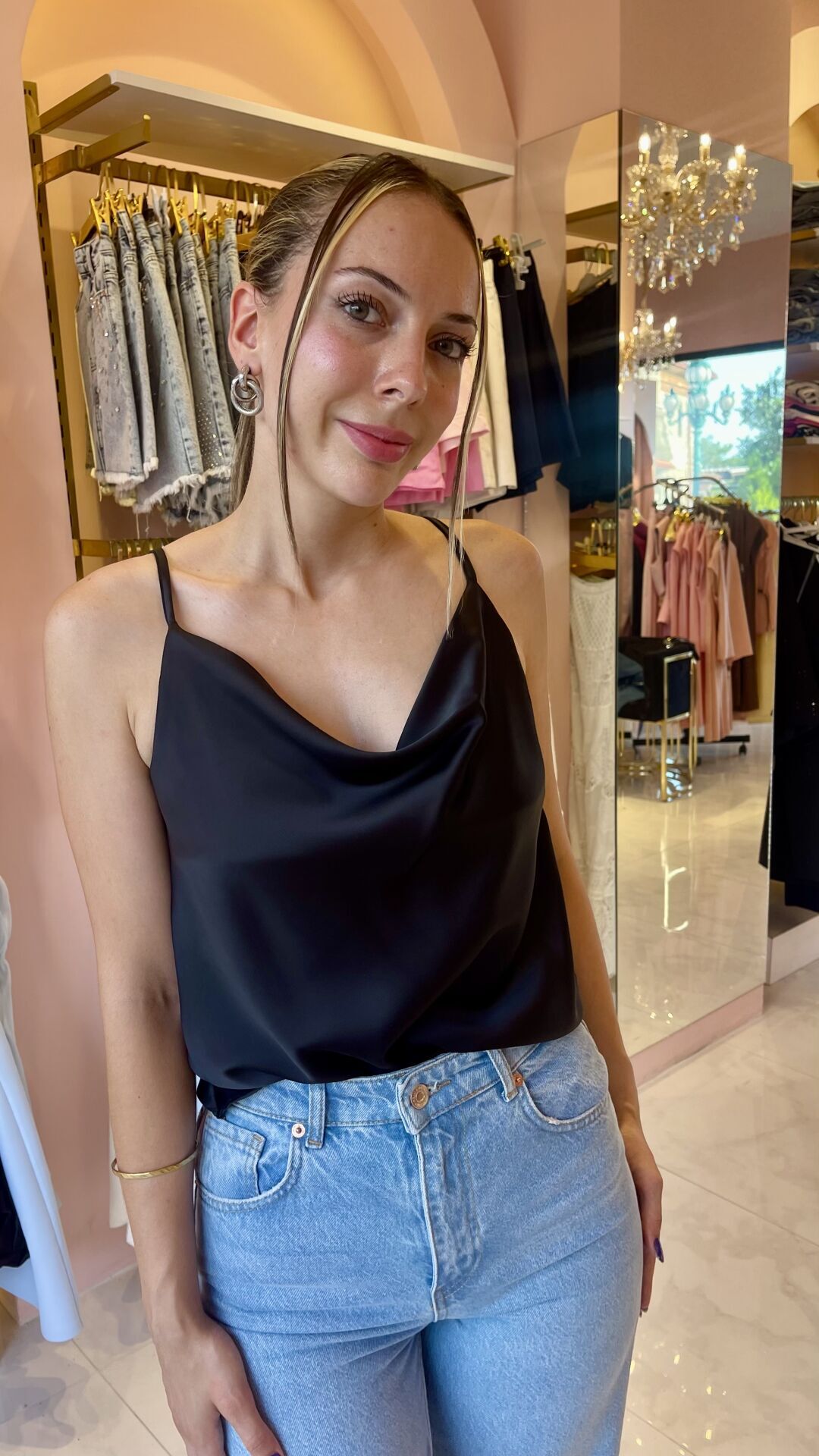 SİYAH İP ASKILI SATEN DEGAJE YAKA BLUZ