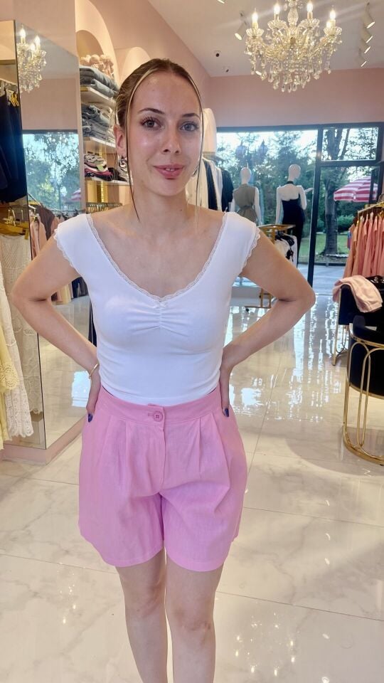 BEYAZ YAKASI DANTELLİ CROP