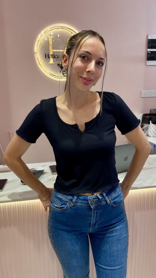 SİYAH OVAL V YAKA CROP S