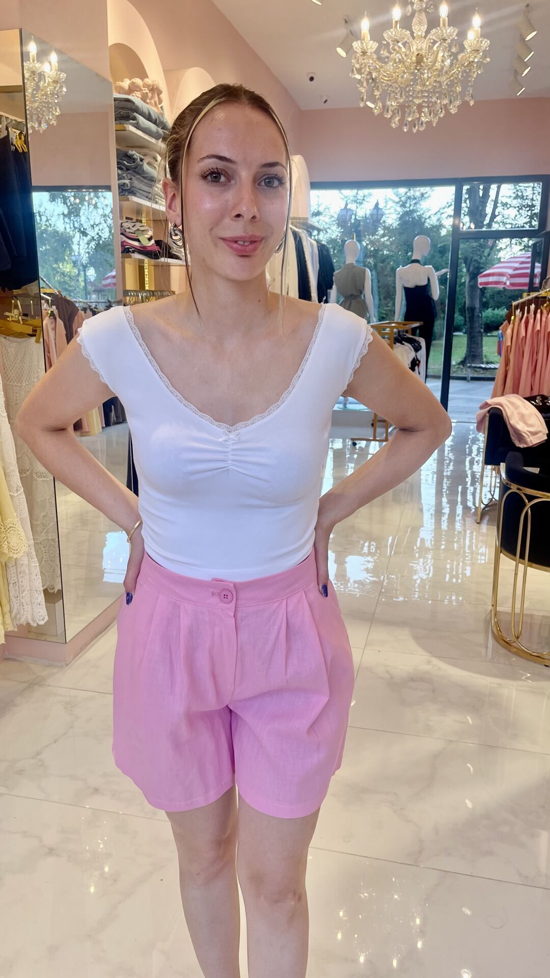 BEYAZ YAKASI DANTELLİ CROP M