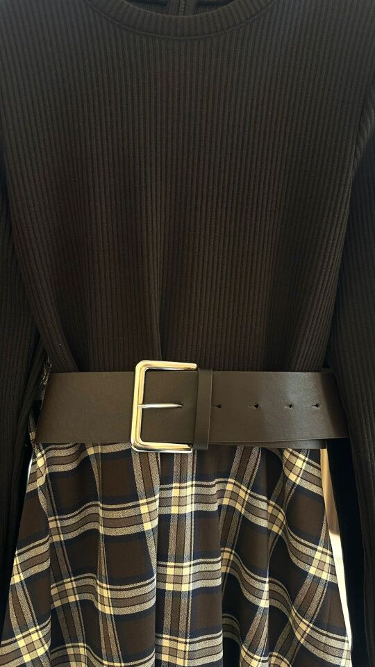 KEMER DETAYLI UZUN EKOSE ELBİSE