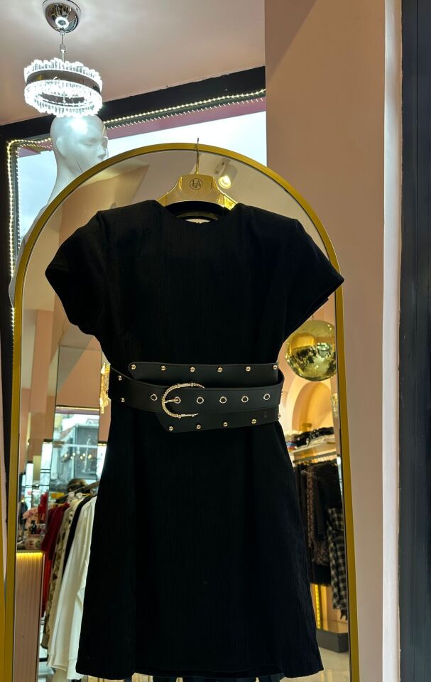 VATKALI KORSE KEMERLİ SİYAH  ELBİSE