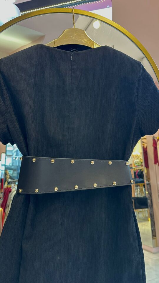 VATKALI KORSE KEMERLİ SİYAH  ELBİSE