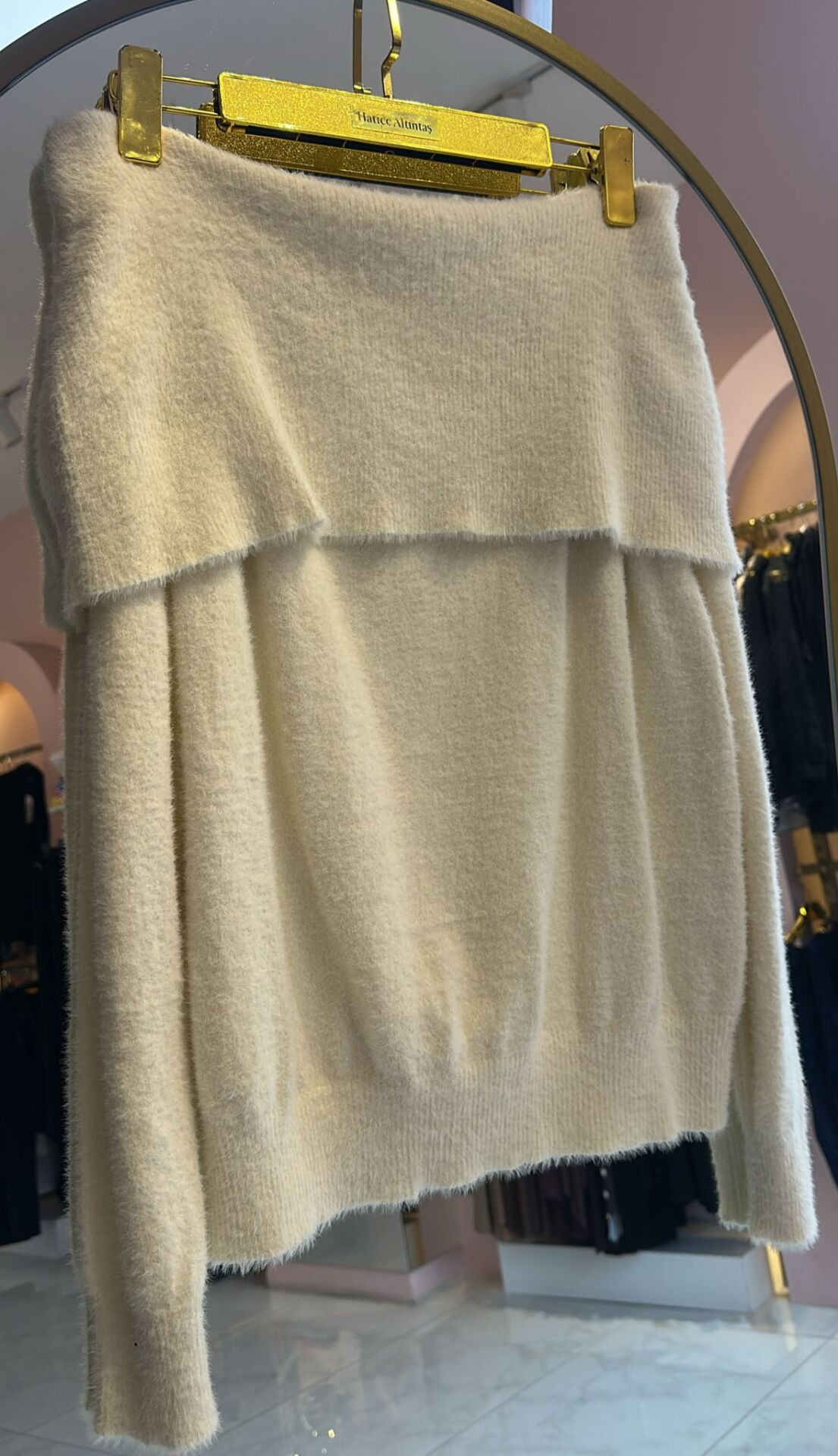 KARMEN YAKA YUMOŞ EKRU KAZAK