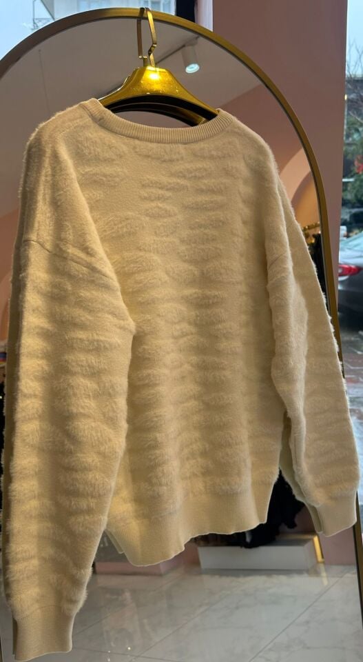 PELUŞ DOKULU EKRU KAZAK