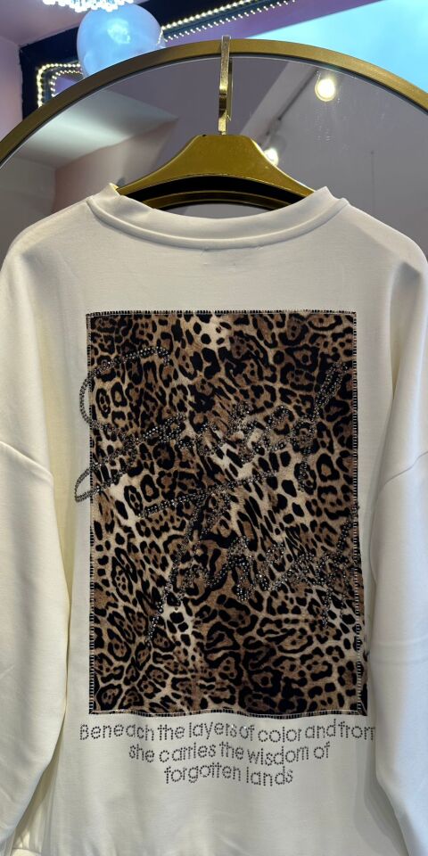 LEOPAR DESENLİ TAŞ DETAY BEYAZ OVERSİZE SWEAT