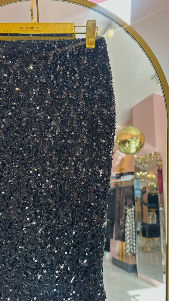 SİYAH PAYET VE BONCUK DETAY ETEK