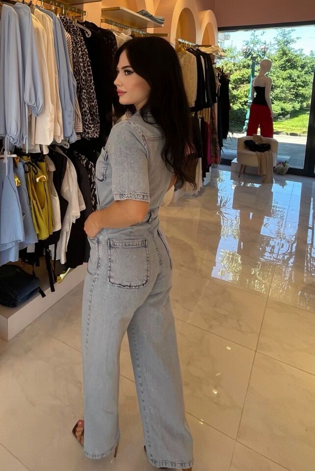 CEP DETAYLI KISA KOLLU DENİM TULUM