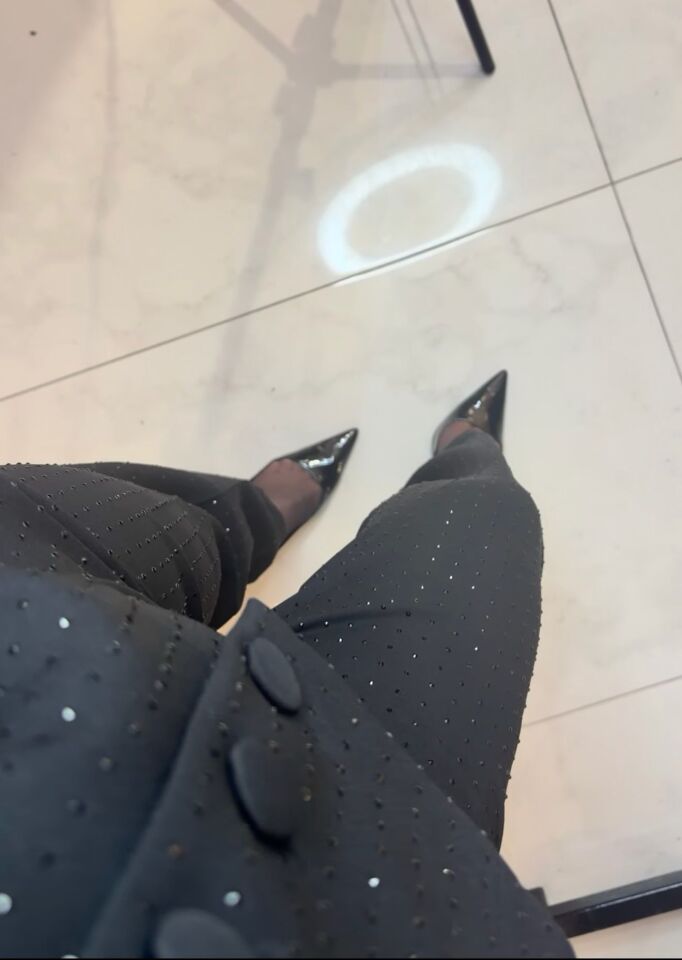 TAŞ DETAY SİYAH YELEK PANTOLON TAKIM