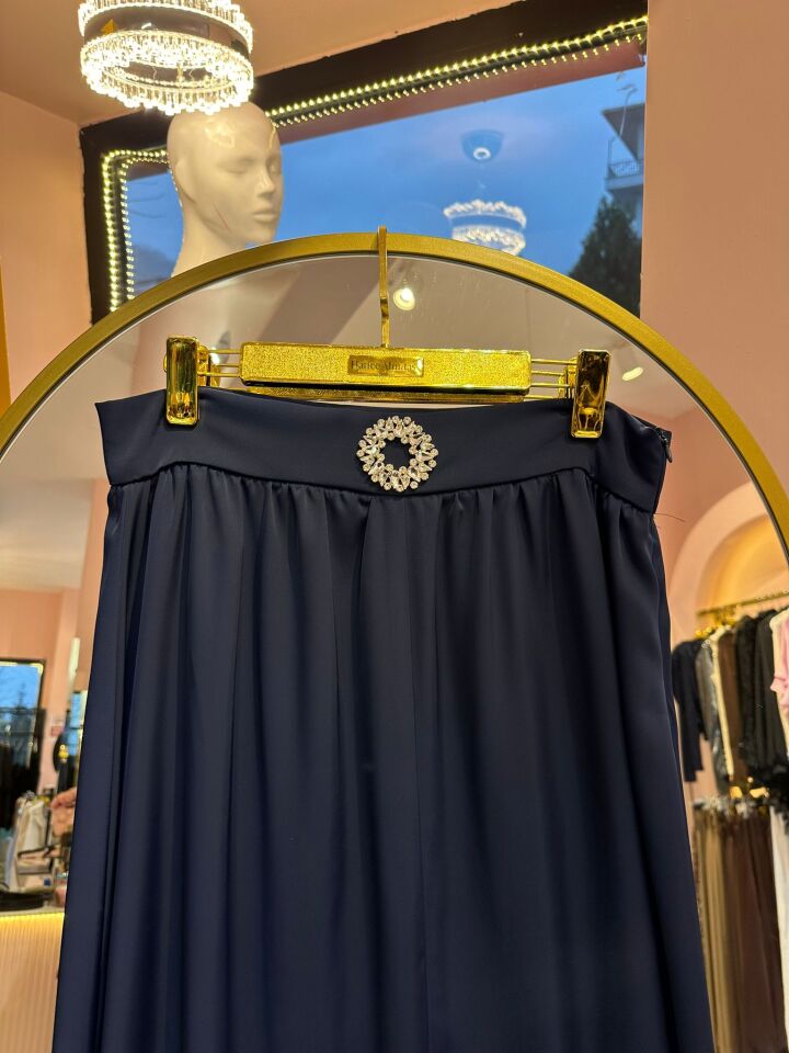 TAŞ TOKA DETAY YIRTMAÇLI ETEK BÜSTİYER TAKIM