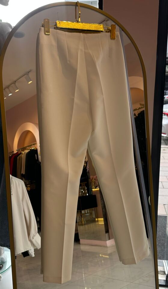 DİKİŞ DETAY BEYAZ KUMAŞ PANTOLON