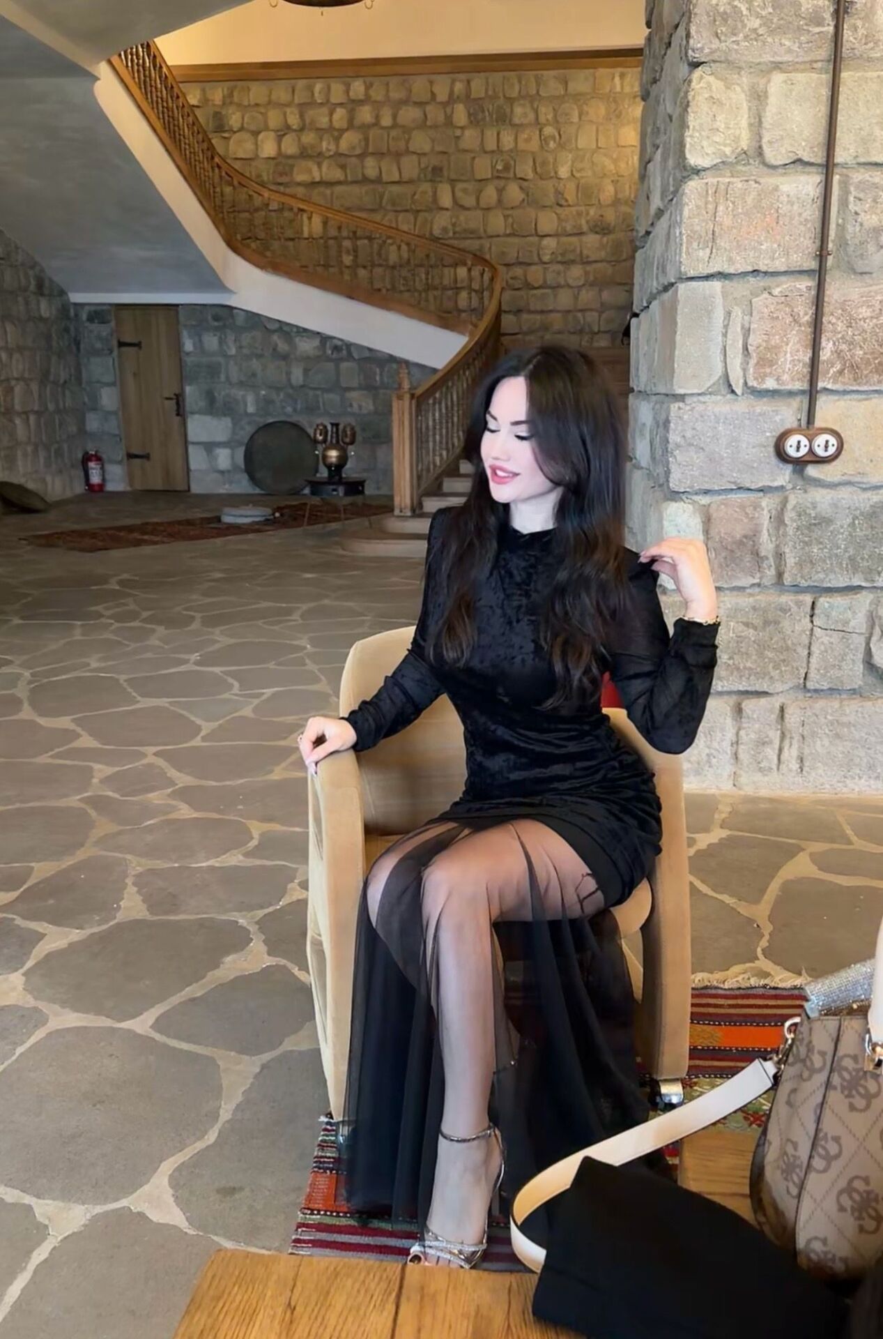 TRANSPARAN TÜL DETAY SİYAH UZUN ELBİSE
