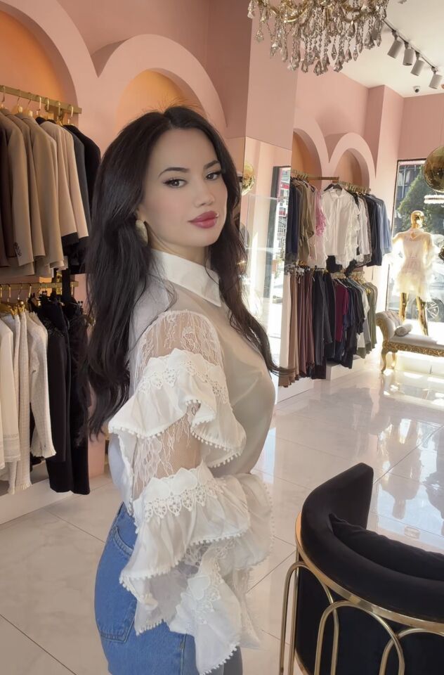 BEYAZ DANTEL DETAY FIRFIRLI GÖMLEK