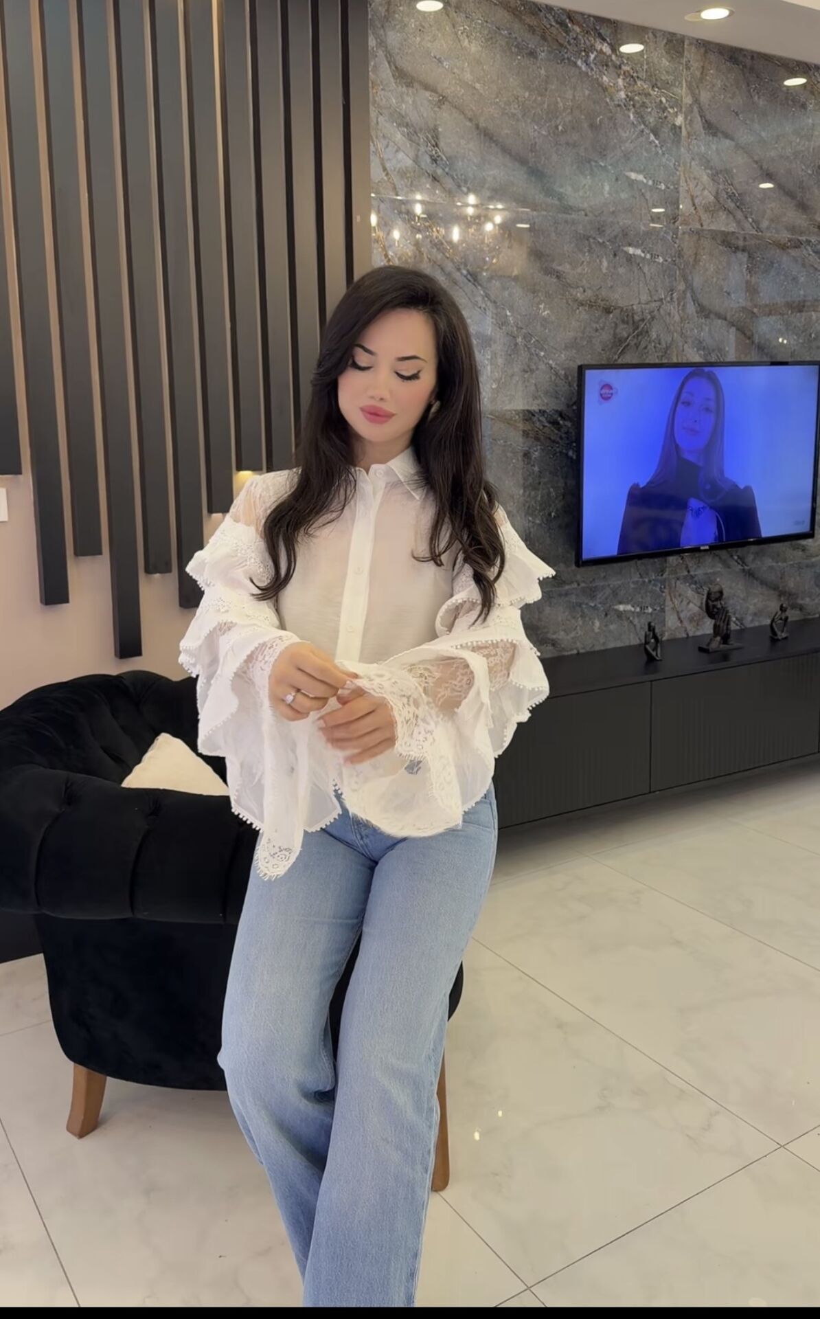 BEYAZ DANTEL DETAY FIRFIRLI GÖMLEK