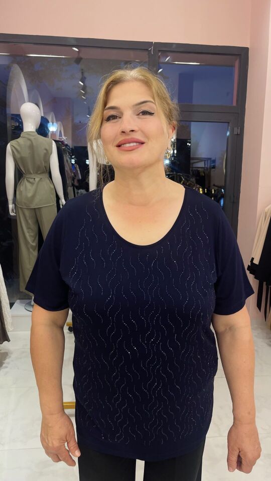 LACİVERT ÖNÜ TAŞLI TSHİRT