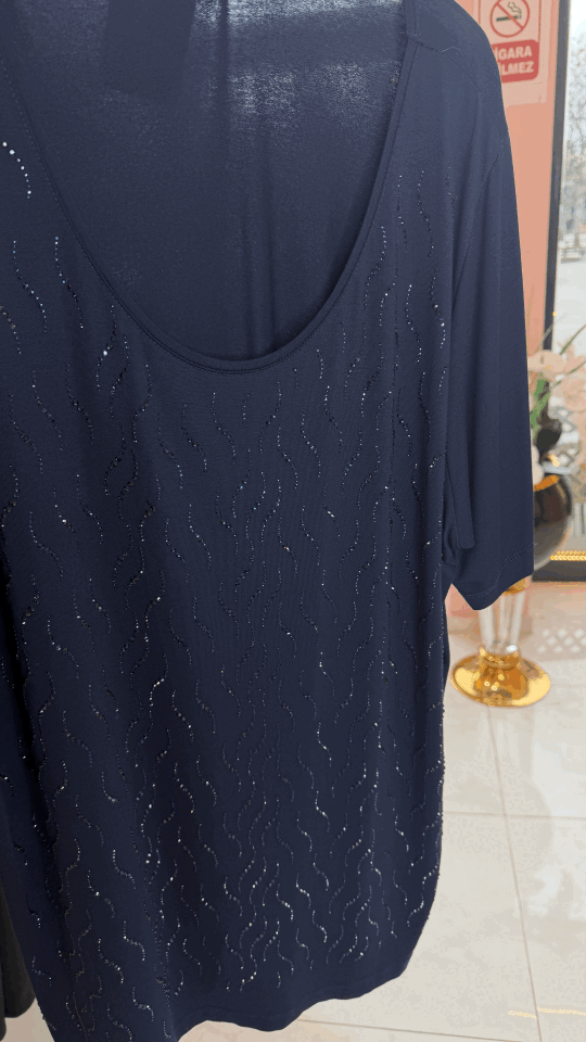 LACİVERT ÖNÜ TAŞLI TSHİRT