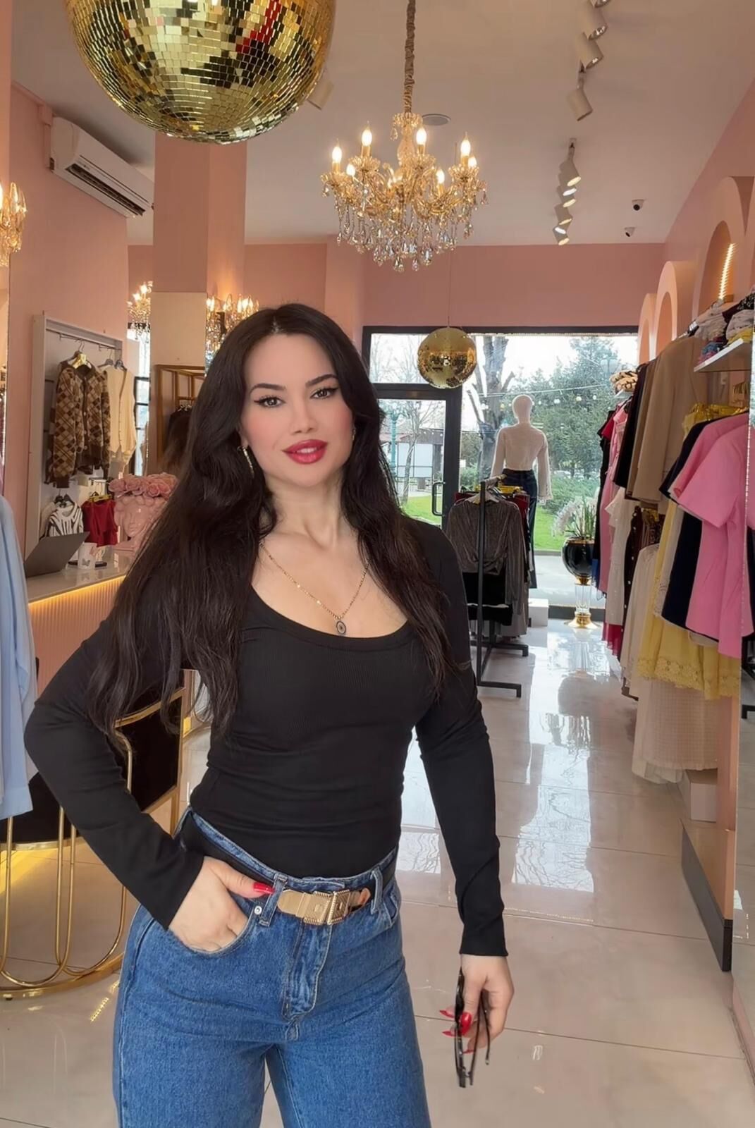 KARE YAKA FİTİLLİ SİYAH BODY