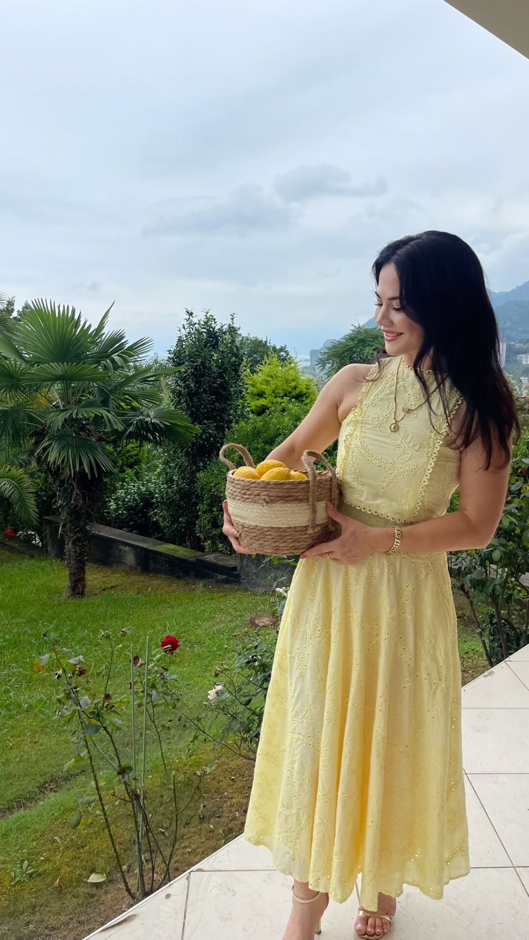 SARI NAKIŞ İŞLEMELİ ALT ÜST TAKIM