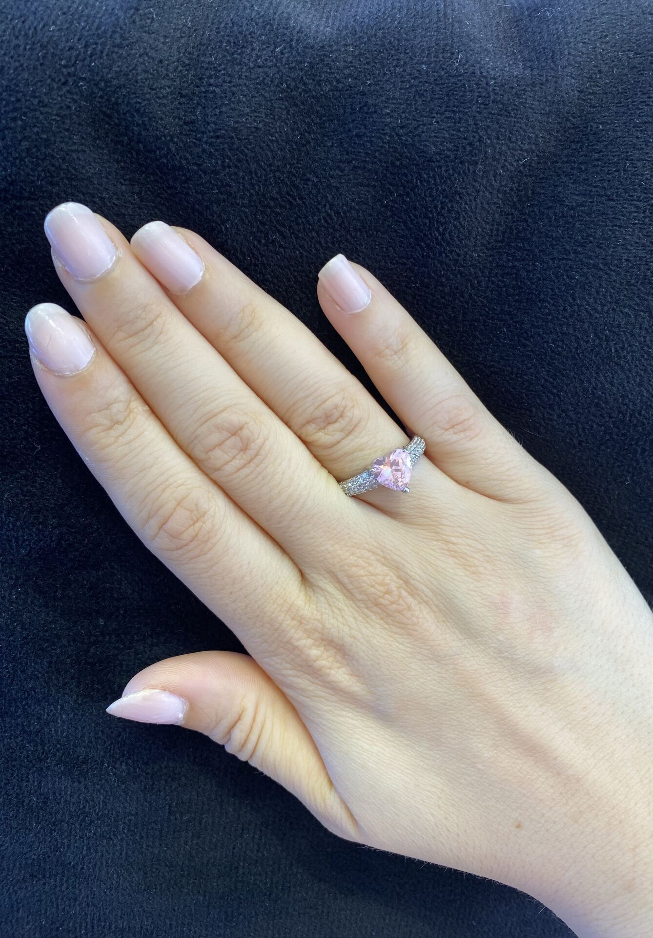 PEMBE KALPLİ PIRLANTA YÜZÜK