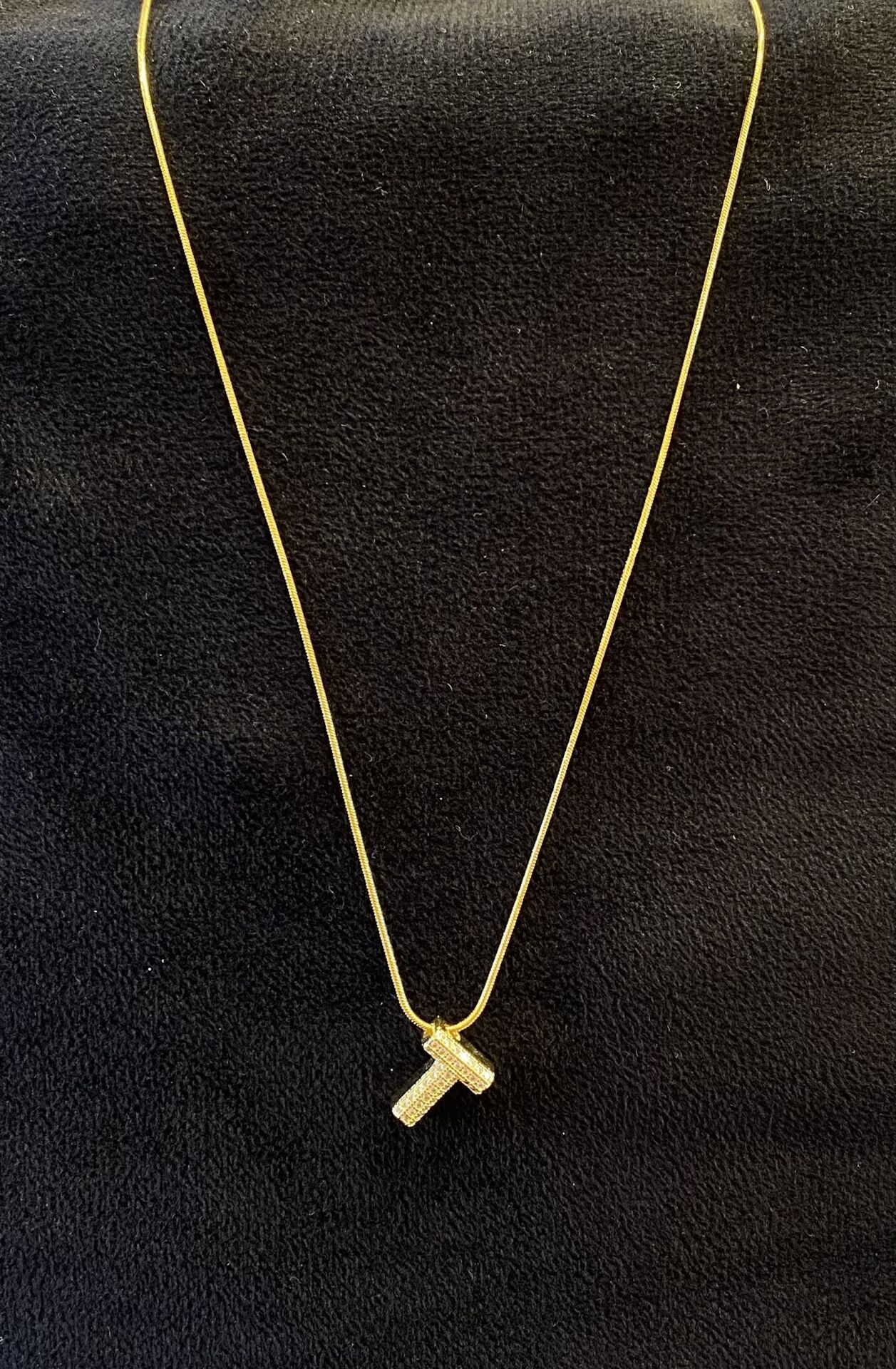 T HARFLİ GOLD KOLYE