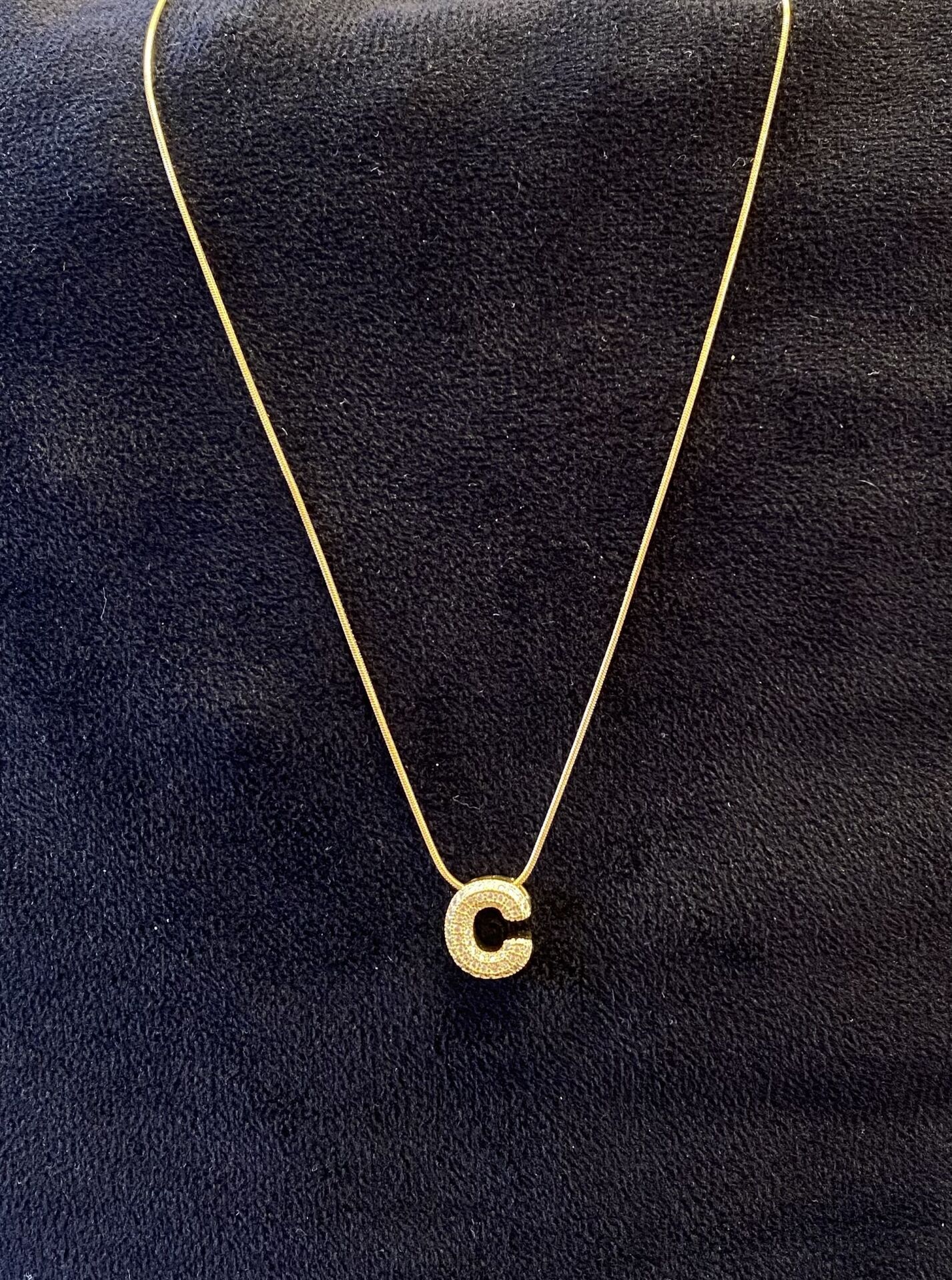 C HARFLİ GOLD KOLYE