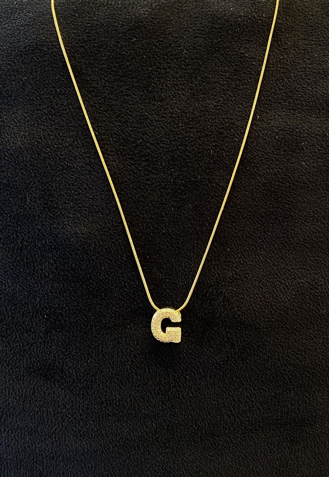 G HARFLİ GOLD KOLYE