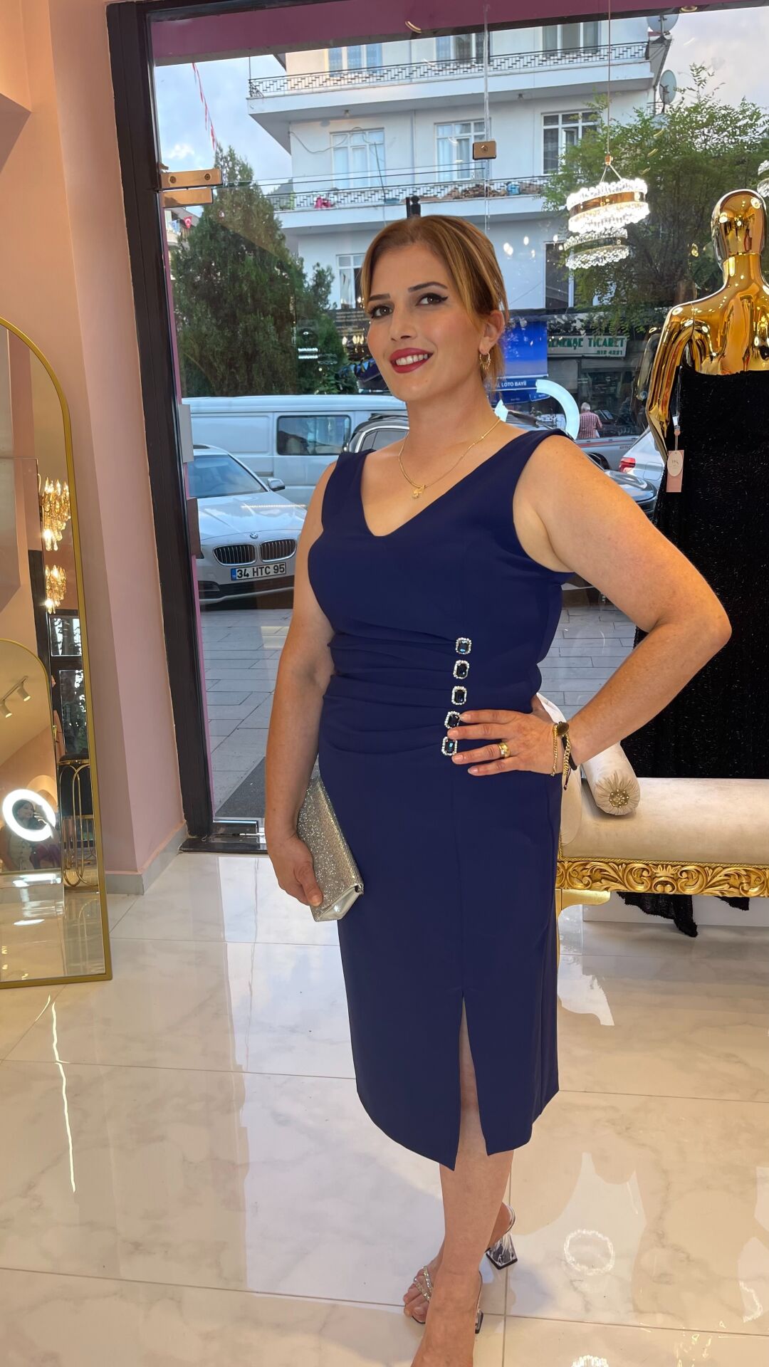 SAKS MAVİ TAŞ DÜĞMELİ BÜYÜK BEDEN ABİYE ELBİSE