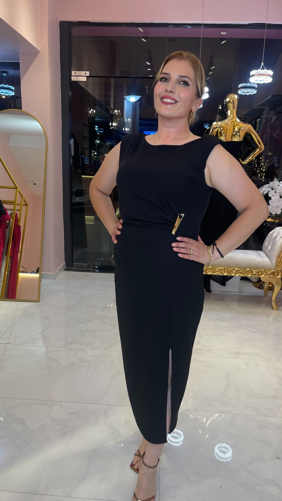 SİYAH GOLD TOKALI ABİYE ELBİSE