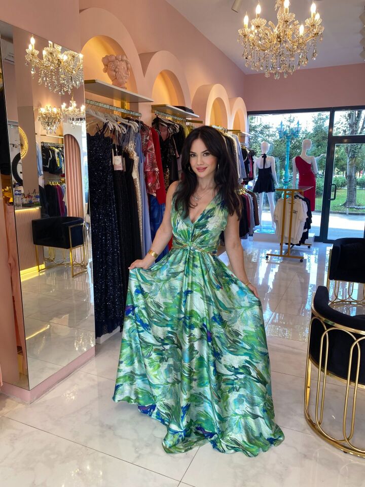 ÇOK DESELİ SIRTI ÇAPRAZ BANTLI İPEK SATEN ABİYE