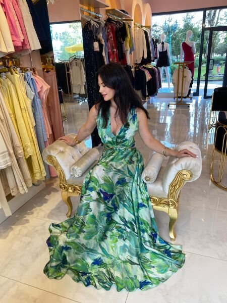 ÇOK DESELİ SIRTI ÇAPRAZ BANTLI İPEK SATEN ABİYE