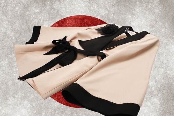 YAKASI TOKALI SATEN KEMERLİ KİMONO CEKET