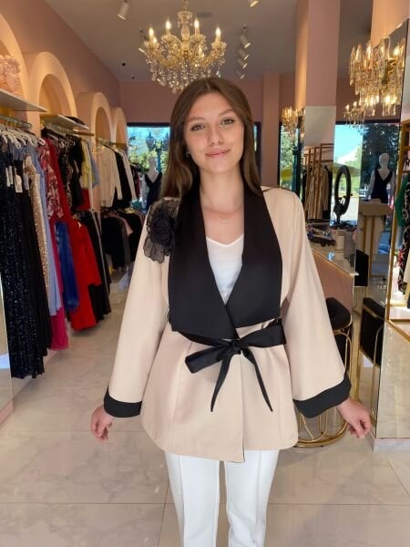 YAKASI TOKALI SATEN KEMERLİ KİMONO CEKET