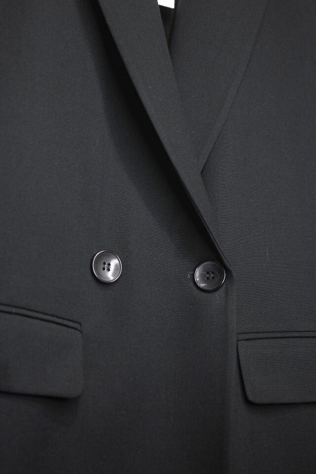 SİYAH DÜĞME DETAYLI BLAZER CEKET