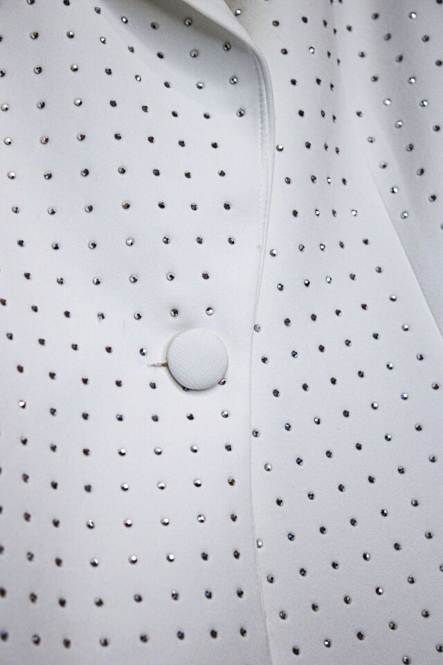 BEYAZ ÖNÜ TAŞLI BLAZER CEKET