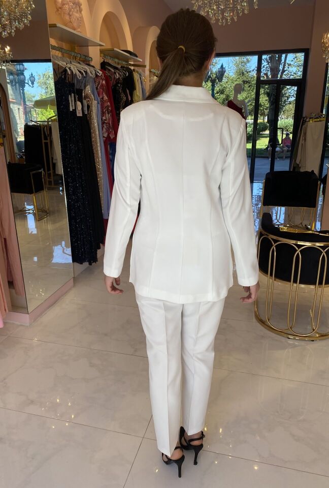 BEYAZ ÖNÜ TAŞLI BLAZER CEKET