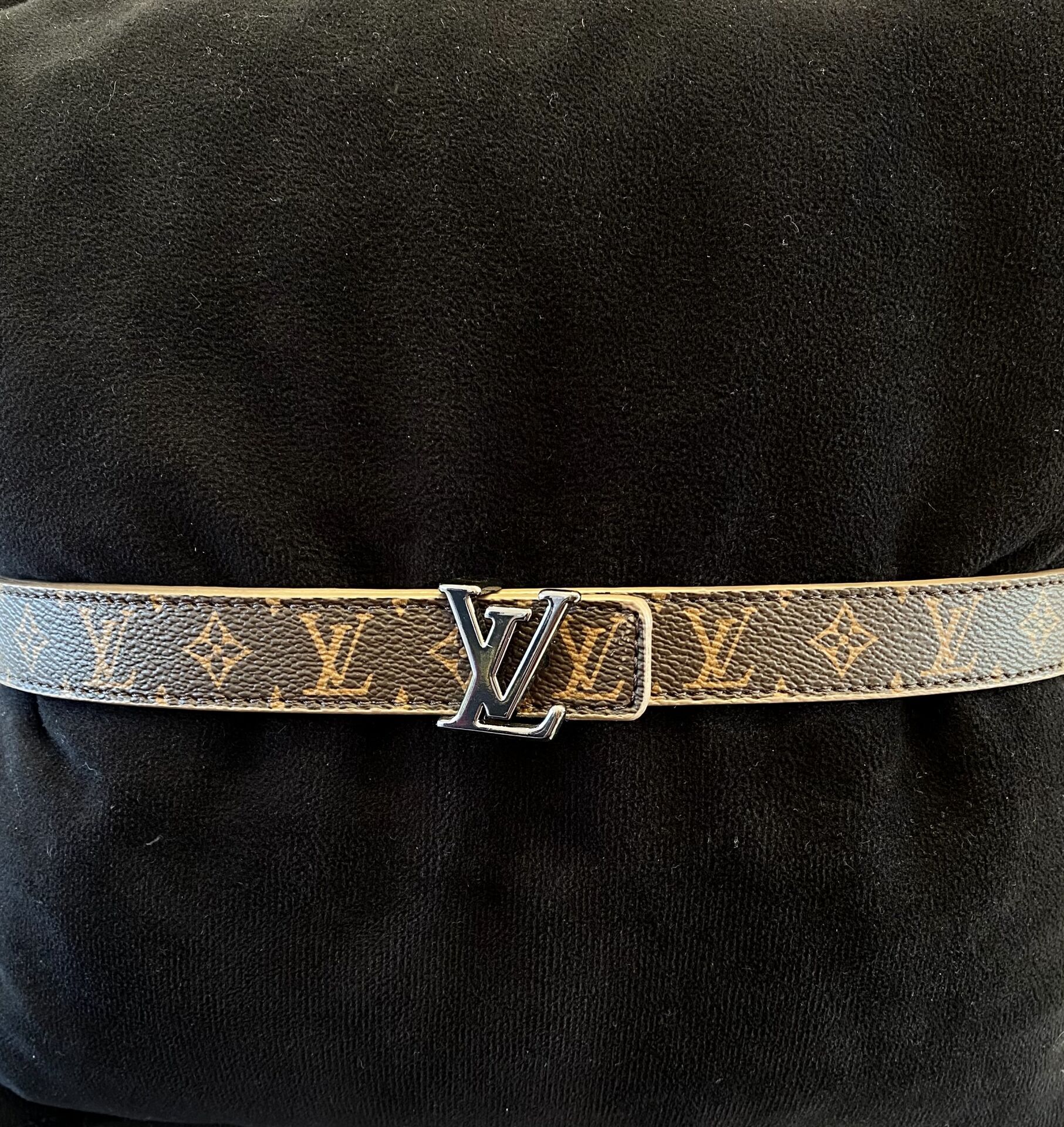 LV GÜMÜŞ TOKALI DERİ KEMER