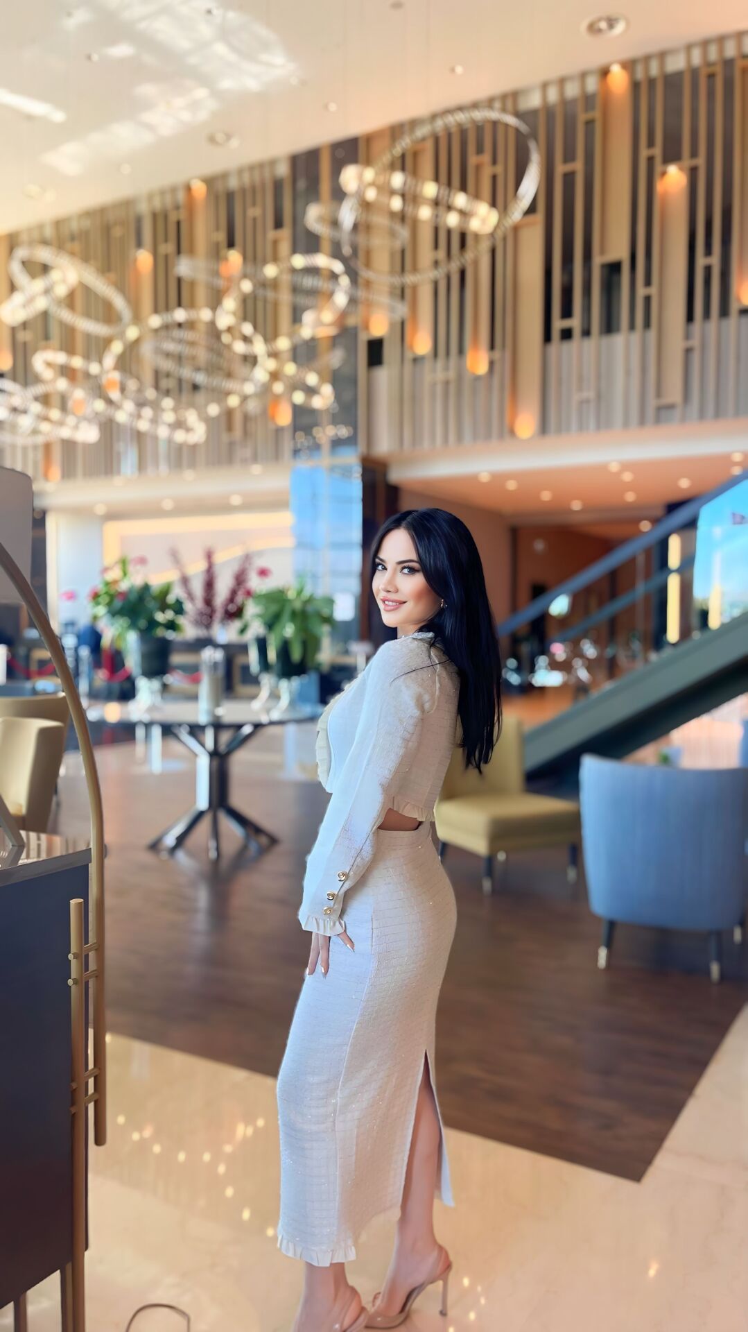 BEYAZ GOLD DÜĞMELİ TWÜVİT TAKIM