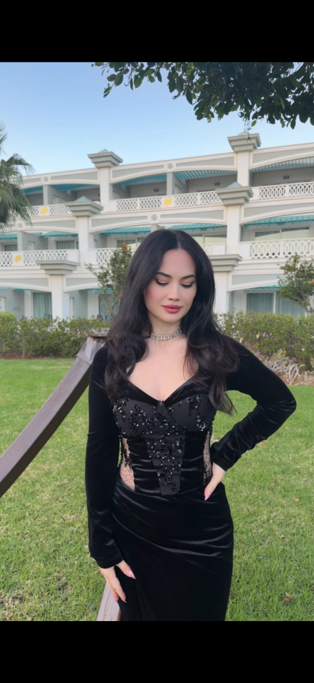 KADIFE SİYAH UZUN ELBİSE